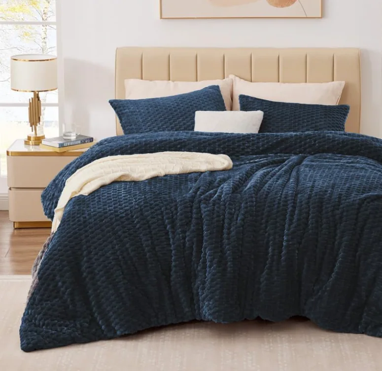 Fluffy Comforter Set - Luxury Faux Fur Brushed Plaid Pattern Bedding Comforter Sets — product image 10