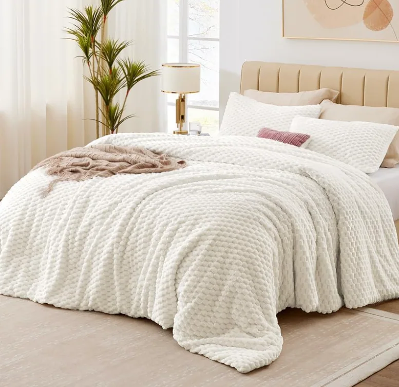 Fluffy Comforter Set - Luxury Faux Fur Brushed Plaid Pattern Bedding Comforter Sets — product image 1