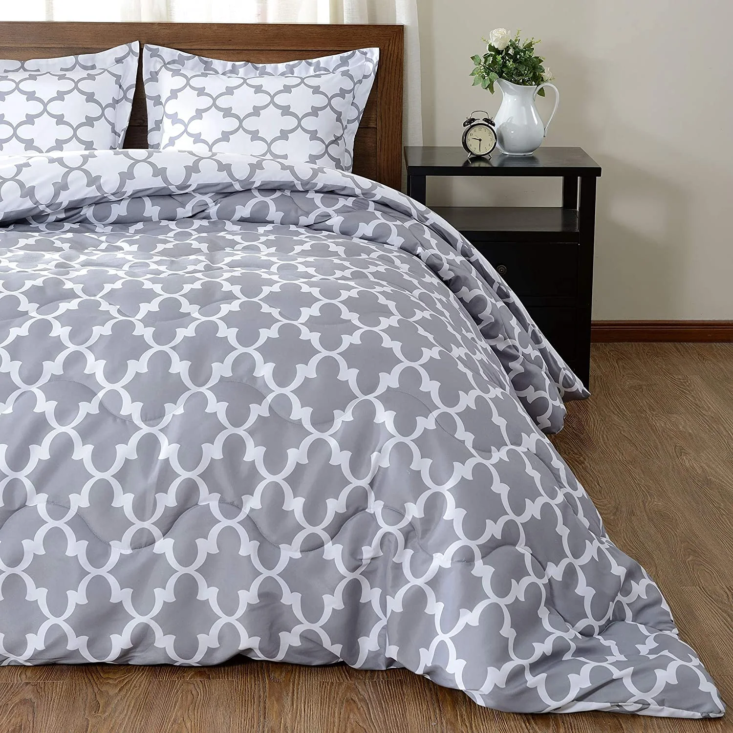 Comforter Set -Lightweight Down Alternative Reversible 3-Piece Comforter Set — product image 5
