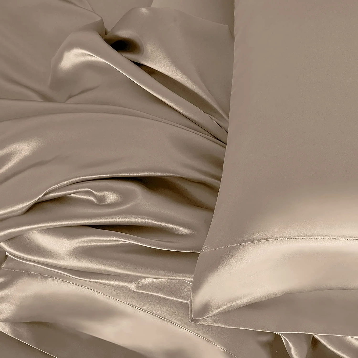 Ultra Silky Soft, Cooling and Light, Wrinkle Free Never Pilling — product image 4