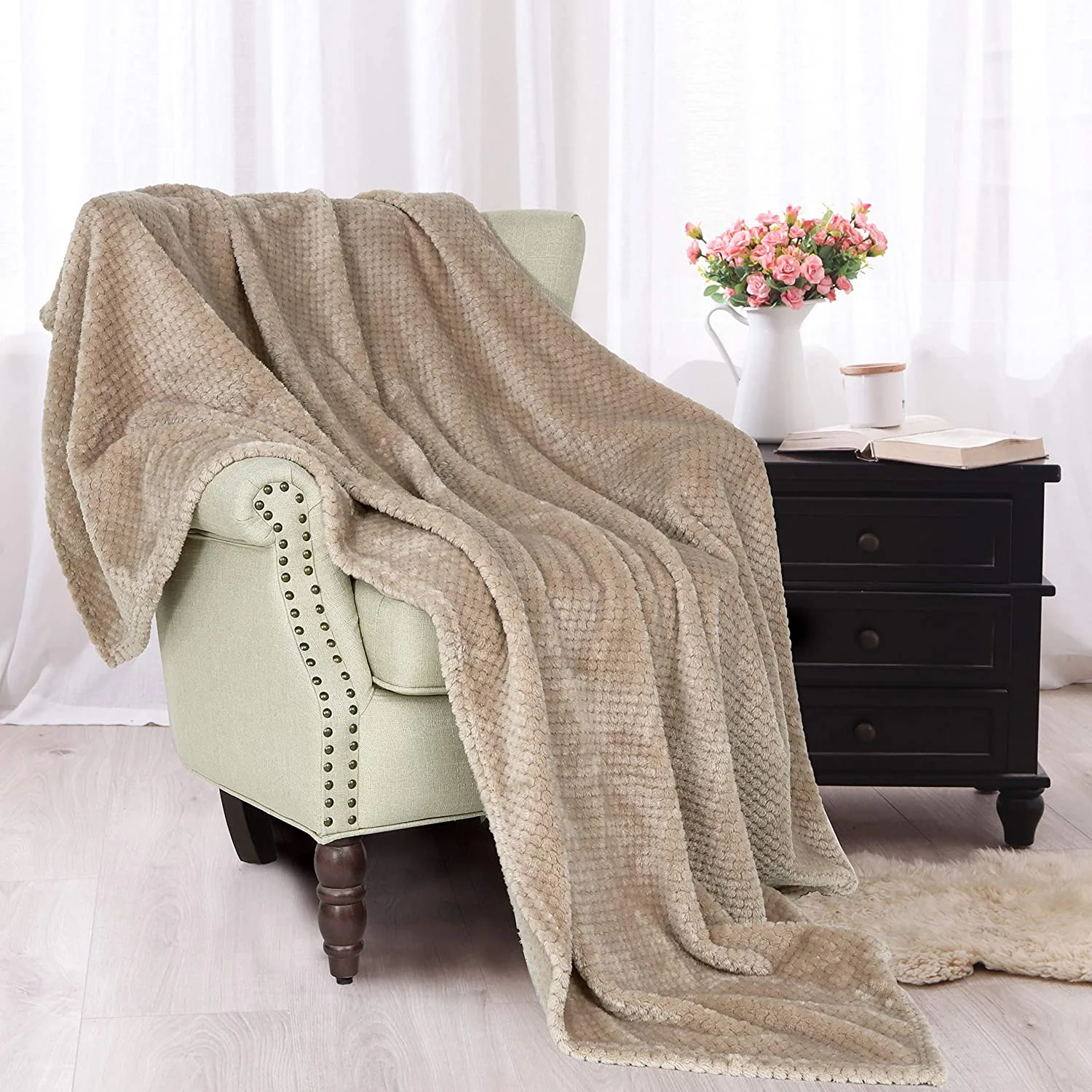 Light Weight Soft Flannel Fleece Throw Blanket — product image 1