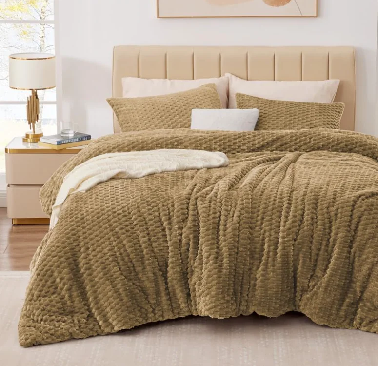 Fluffy Comforter Set - Luxury Faux Fur Brushed Plaid Pattern Bedding Comforter Sets — product image 8