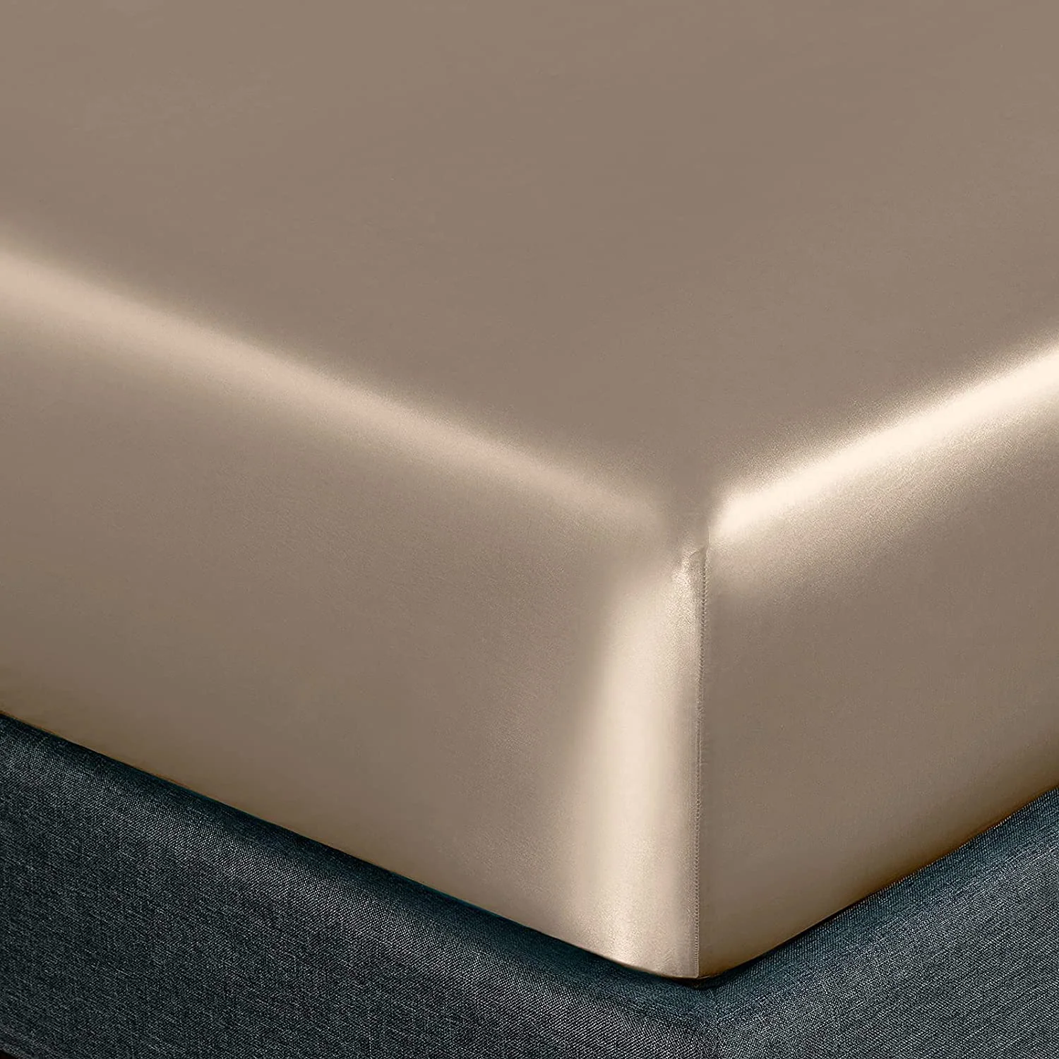 Ultra Silky Soft, Cooling and Light, Wrinkle Free Never Pilling — product image 6