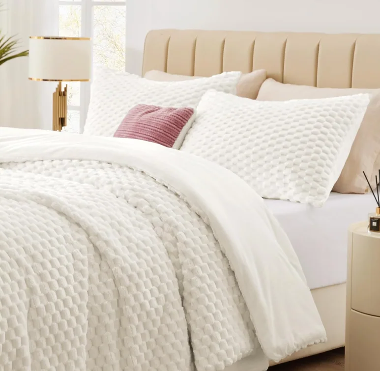 Fluffy Comforter Set - Luxury Faux Fur Brushed Plaid Pattern Bedding Comforter Sets — product image 3
